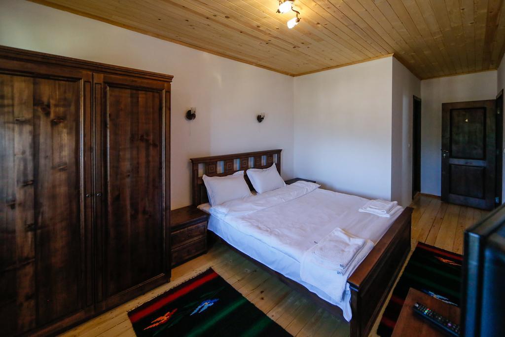 Калпаците - Kalpacite Guest Houses Skrebatno Exterior foto